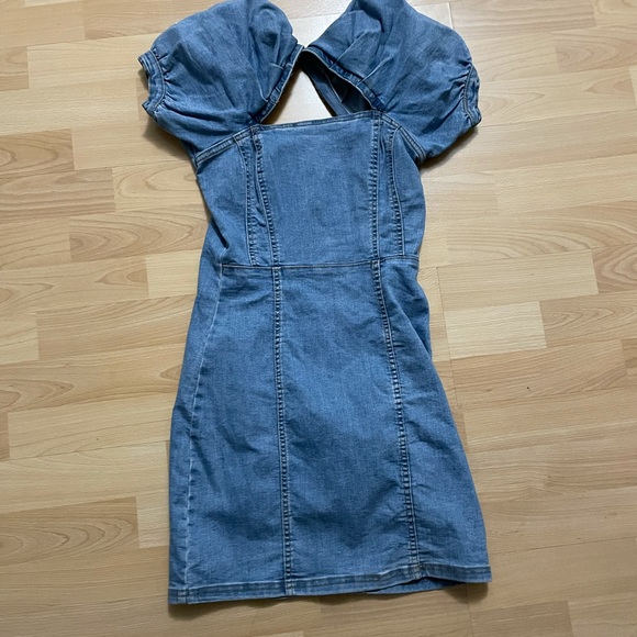 H&M Blue Denim Dress - Picture 2 of 9